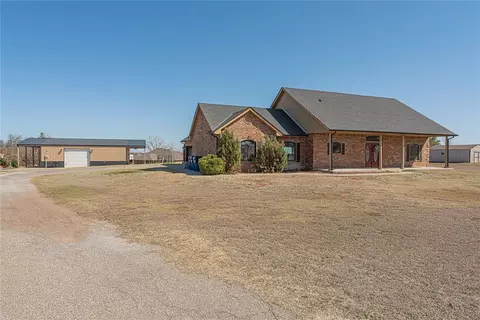 360 Summer Valley Rd, Blanchard, OK 73010