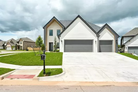 8101 Jenny Ln, Edmond, OK 73034