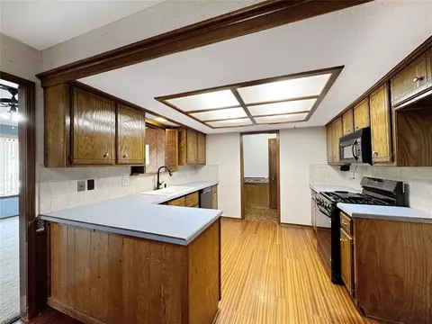 206 Loch Loop, Yukon, OK 73099 photo 8