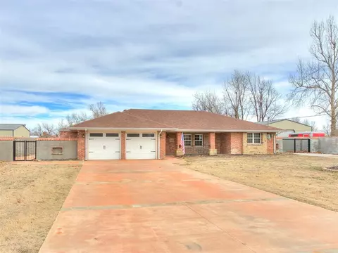 2920 Clarke St, Choctaw, OK 73020