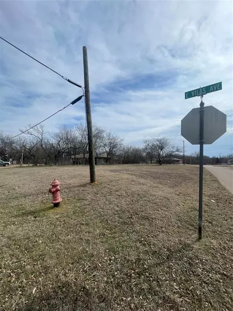 1301 E Vilas Ave, Guthrie, OK 73044