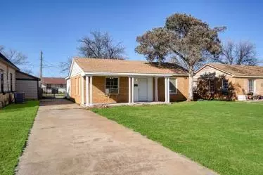 805 E Liveoak St, Altus, OK 73521