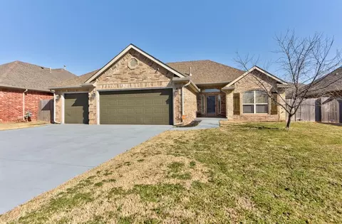 539 W Chickasaw Court Way, Mustang, OK 73064
