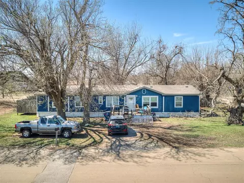 225 N Fir St, Crescent, OK 73028