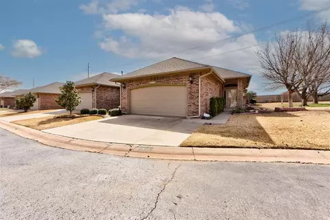 1936 NW 157th St, Edmond, OK 73013