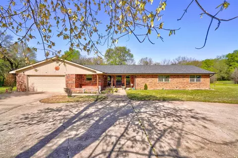 4502 Springlake Dr, Norman, OK 73072