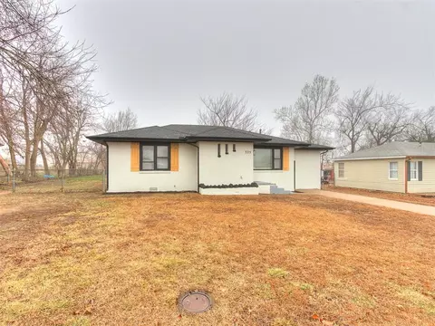 325 S 4th St, Mcloud, OK 74851 photo 5