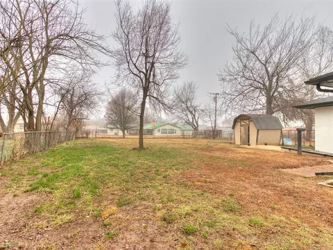325 S 4th St, Mcloud, OK 74851 photo 49