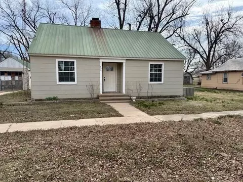 806 N 7th St, Tonkawa, OK 74653