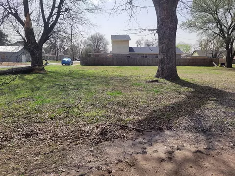 Undisclosed, Pauls Valley, OK 73075