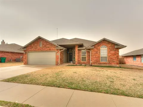 2728 SE 94th St, Moore, OK 73160