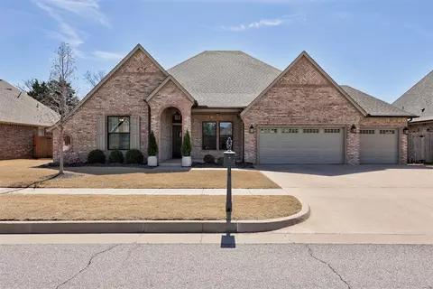 812 NW 185th St, Edmond, OK 73012