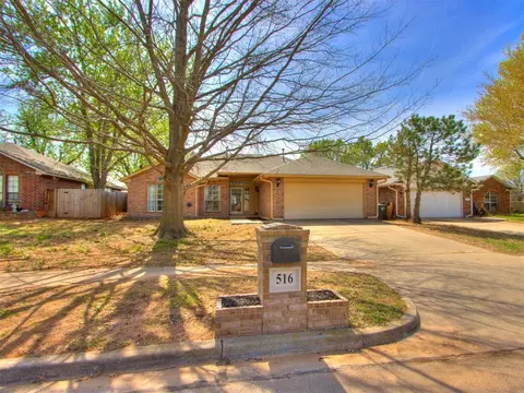516 Goshawk Dr, Norman, OK 73072