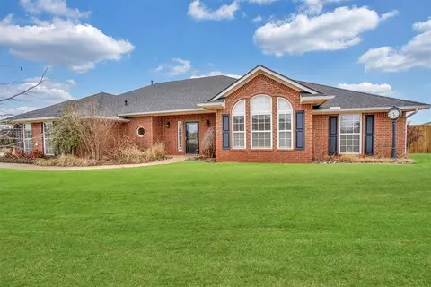 2827 Deer Run, Altus, OK 73521