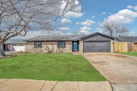 703 Comanche Trl, Altus, OK 73521 photo 3