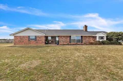 1734 E Orme Ln, Anadarko, OK 73005