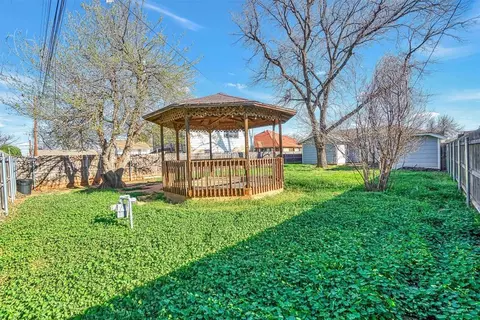 721 E Cypress St, Altus, OK 73521 photo 29