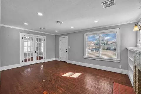 721 E Cypress St, Altus, OK 73521 photo 4