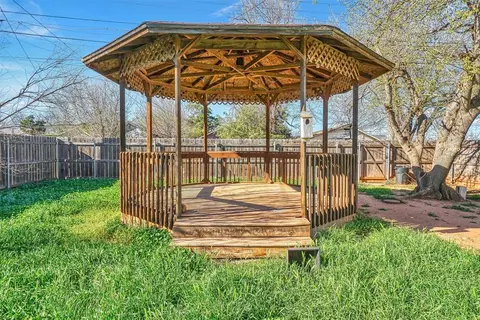 721 E Cypress St, Altus, OK 73521 photo 31