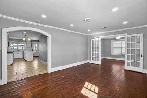 721 E Cypress St, Altus, OK 73521 photo 5