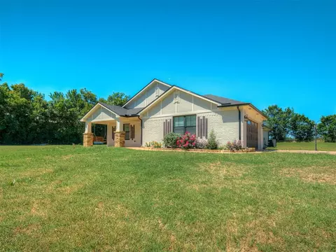 11801 Jennifer Ln, Edmond, OK 73025