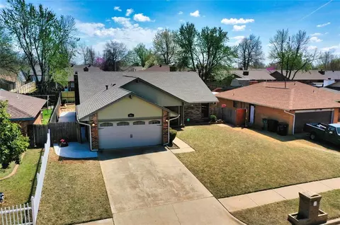 816 Turtle Creek Rd, Moore, OK 73170 photo 2