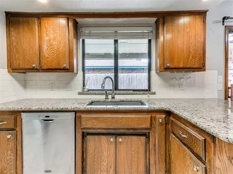 816 Turtle Creek Rd, Moore, OK 73170 photo 18