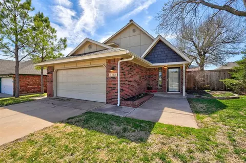 1712 SE 15th St, Moore, OK 73160