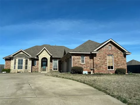 1810 Hunters Ridge Dr, Shawnee, OK 74804