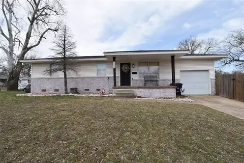1224 E Rose Dr, Shawnee, OK 74804