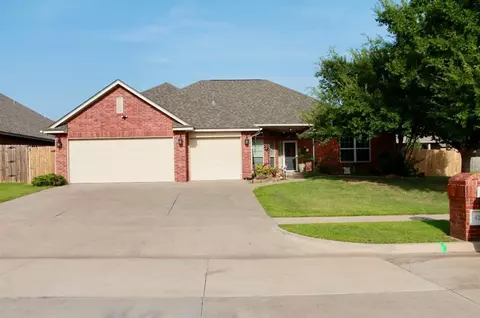 425 Summit Bnd, Norman, OK 73071