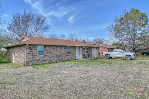 549 Sue Ln, Mcloud, OK 74851 photo 2