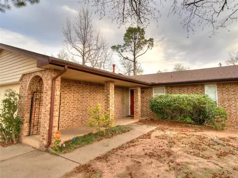 2213 Rogers Cir, Norman, OK 73071 photo 2