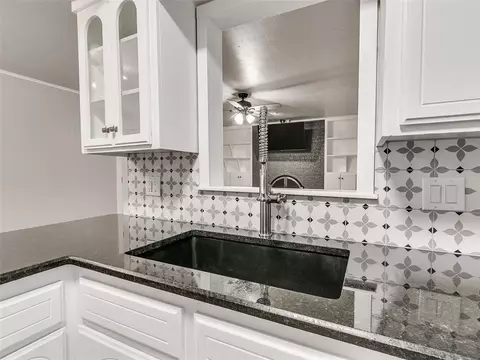 2213 Rogers Cir, Norman, OK 73071 photo 9
