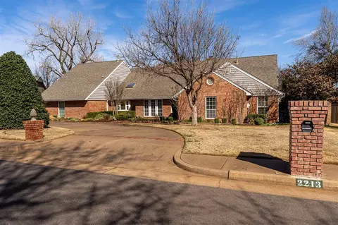 2213 Berryhill Ct, Edmond, OK 73034