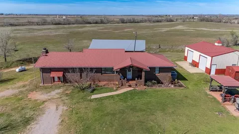 14460 N County Road 3070, Lindsay, OK 73052