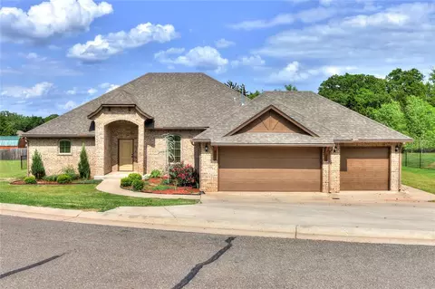 871 Walnut Ridge Cir, Guthrie, OK 73044