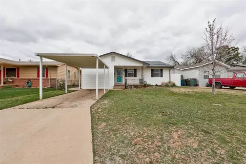 17 W Blanch Ave, Edmond, OK 73003