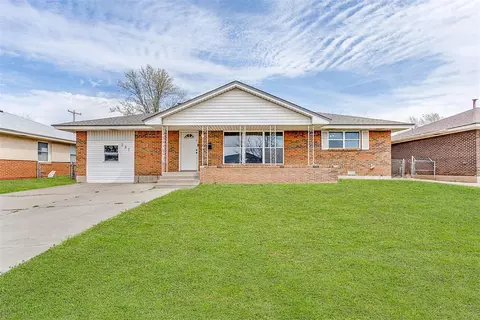 237 W Coe Dr, Midwest City, OK 73110