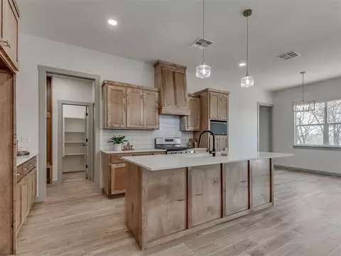 1208 Jerzee Mae Rd, Blanchard, OK 73010