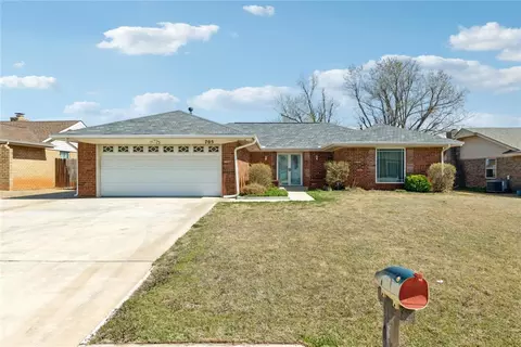 705 Park Dr, Yukon, OK 73099