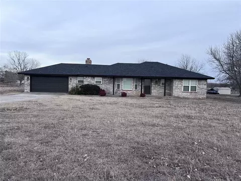 915 County Street 2910, Tuttle, OK 73089