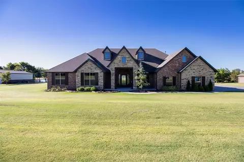 7202 N Shore Dr, Tuttle, OK 73089 photo 2