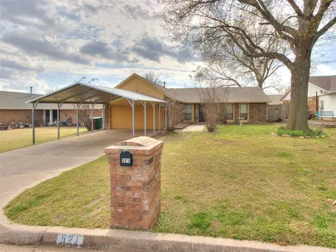 521 Out West Trl, Yukon, OK 73099