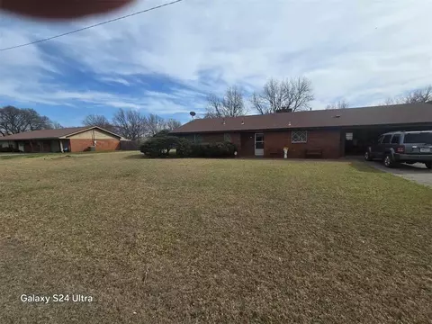 506 E Oklahoma St, Walters, OK 73572 photo 5