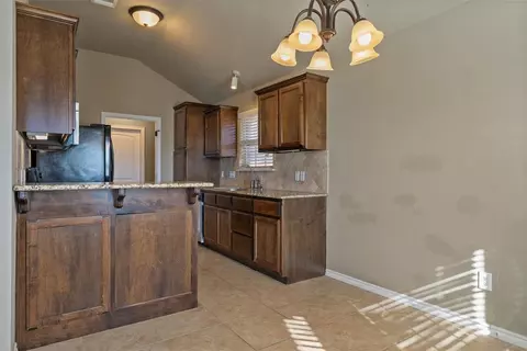 4504 Brooklyn Ave, Moore, OK 73160 photo 8