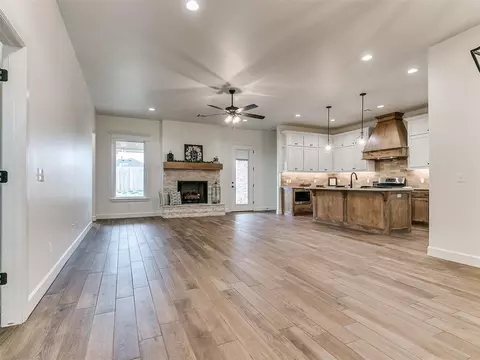1904 Inglenook, Norman, OK 73071