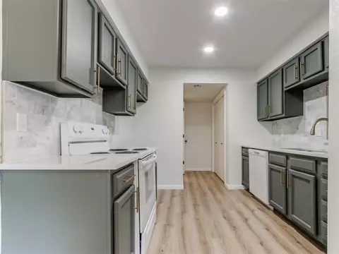 11417 Springhollow Rd #905, Oklahoma City, OK 73120
