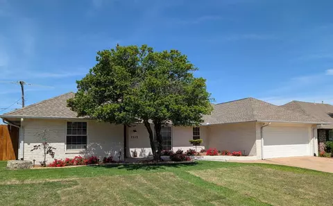 7513 N Ann Arbor Ave, Oklahoma City, OK 73132