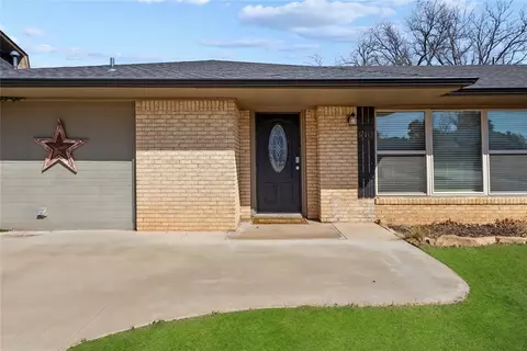 613 N Main St, Thomas, OK 73669 photo 2